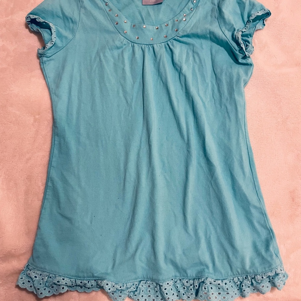 Girls lot of 6 tops.